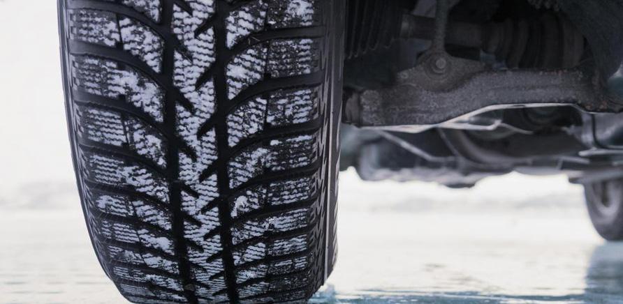 12 marques de pneus d'hiver recommandées par les experts des centres de pneus