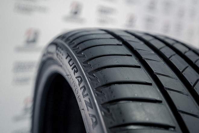 Bridgestone Turanza T005 ;  Le pneu d'été 3 de Bridgestone vise à changer les perceptions