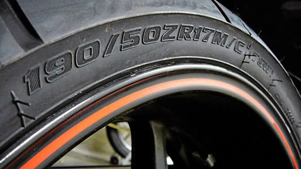 Calculateur de pneus de réglage de blog pour jantes et accessoires de jantes pour votre voiture.