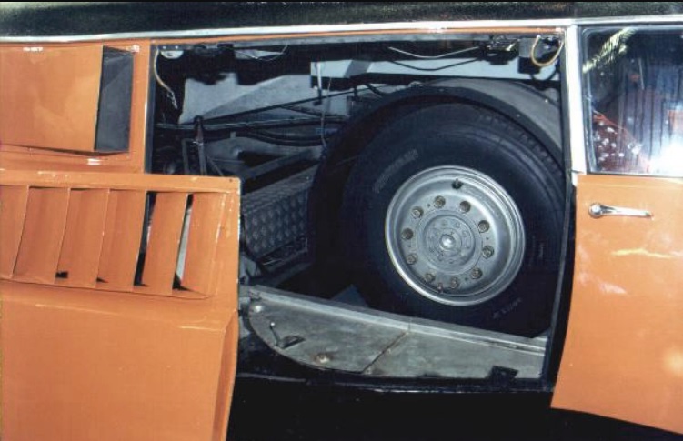 Combi pour tester les pneus de camion à 180 km/h - 9,5 tonnes, 5 essieux et 2 moteurs - 456