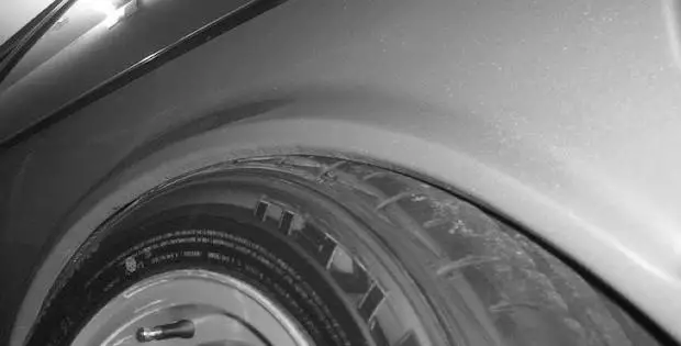 Calculateur de pneus de réglage de blog pour jantes et accessoires de jantes pour votre voiture. 3 Meulage des pneus lors du déplacement des passages de roue