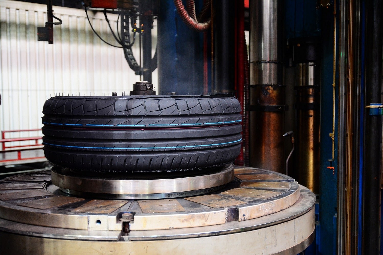 Production de pneus Rosava