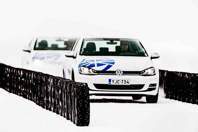 Tests Hankook et Pike rs w419. Oleg Rastegaev s'est familiarisé avec la gamme de modèles de pneus hiver Hankook sur le site d'essai Test World. Remplir les bords du pneu - 245