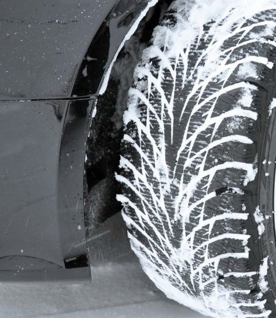 (PHOTO) Pneus d'hiver ou toutes saisons? Test comparatif de freinage sur neige — Le Quotidien 5 (PHOTO) Pneus d'hiver ou toutes saisons? Test comparatif de freinage sur neige — Le Quotidien - 3