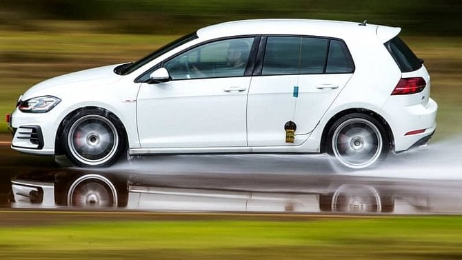 Test des pneus d'été de taille 205/55 R16 : évitez les pneus à faible résistance au roulement - Autobible.cz