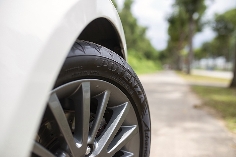 Bridgestone Potenza Adrenalin RE004 : Test de pneus