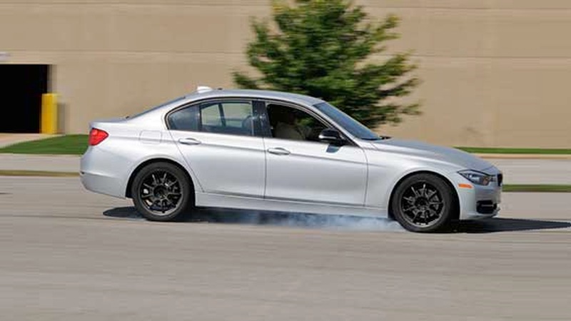 Michelin říká, že dnešní testy pneumatik jsou k ničemu. A nejhorší je, že má pravdu