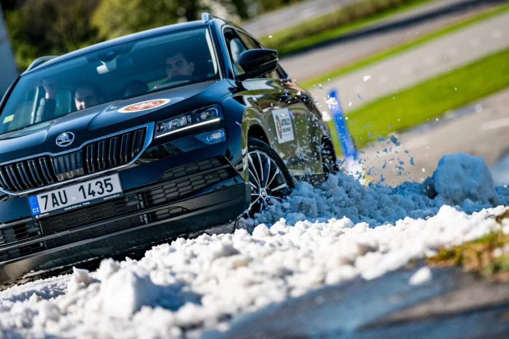 Le club automobile a testé les pneus Michelin Pilot Alpin 5 avec ses partenaires