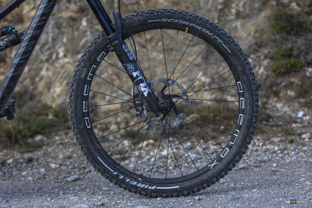 Test |  Pneus PIRELLI Scorpion Enduro - Les plus polyvalents !