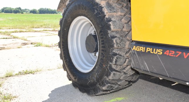 Test de pneus Continental CompactMaster sur un manipulateur Dieci