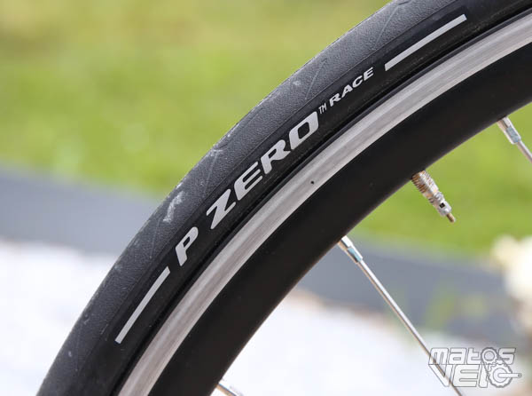 Pneus Pirelli P Zero Race 26 mm testés sur 6 000 kilomètres