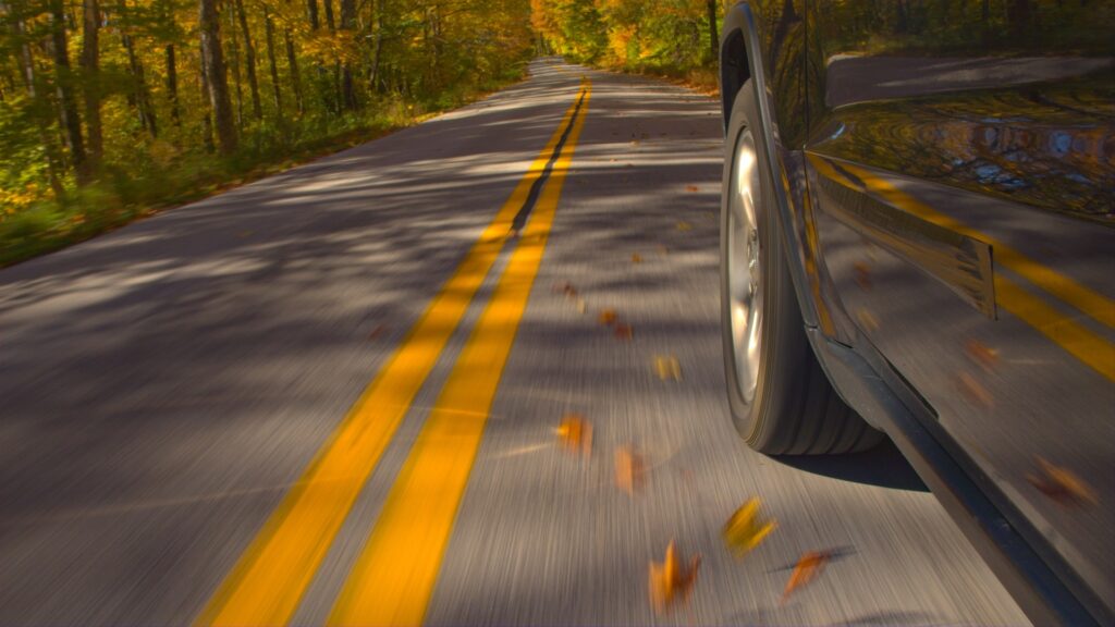 Dois-je s'adapter à de nouveaux pneus devant ou derrière ma voiture? - 2