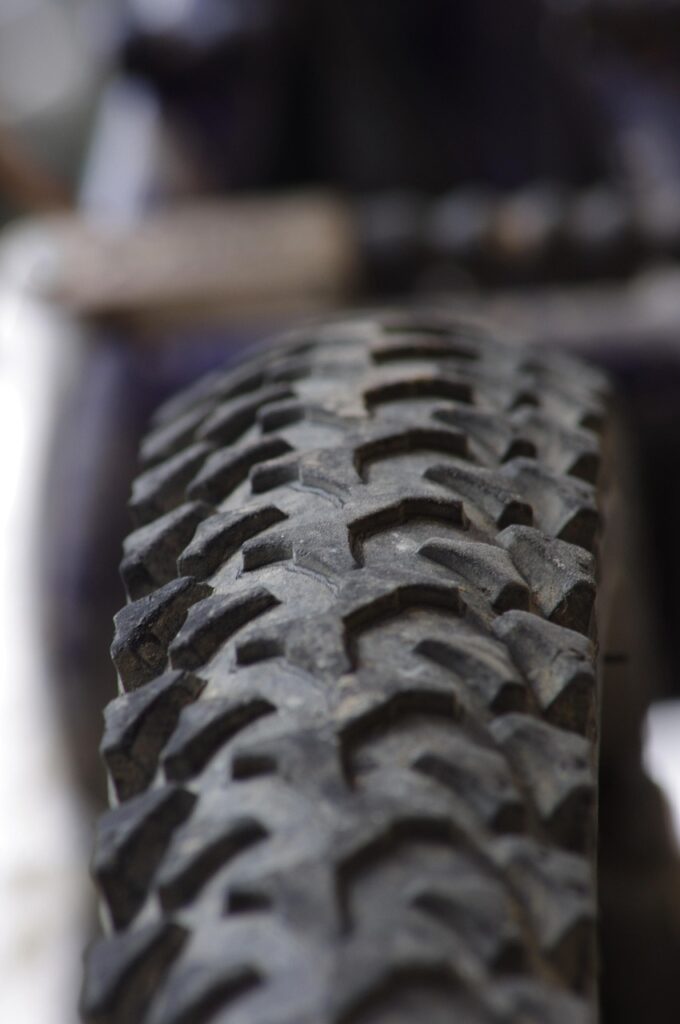 Test : Pneu VTT Pirelli Scorpion - Souple et Arrière 306 découvrez le pneu arrière pirelli scorpion mtb, conçu pour offrir une adhérence exceptionnelle et une durabilité optimale sur tous les terrains vtt.